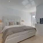 New Modern 3 Bed Puerto Banus Appartamento Marbella