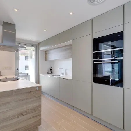 New Modern 3 Bed Puerto Banus *