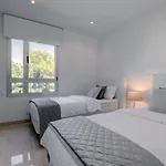 New Modern 3 Bed Puerto Banus Lägenhet Marbella