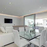 New Modern 3 Bed Puerto Banus Lägenhet