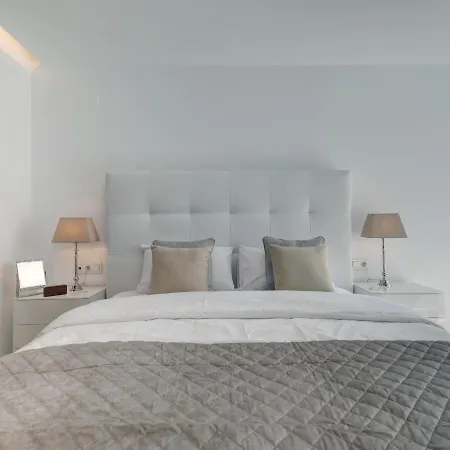 Apartment New Modern 3 Bed Puerto Banus *