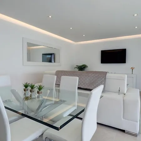 Apartment New Modern 3 Bed Puerto Banus *