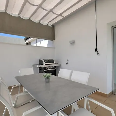New Modern 3 Bed Puerto Banus Marbella