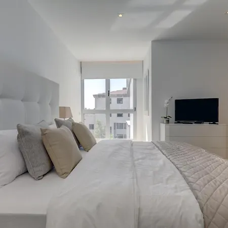 New Modern 3 Bed Puerto Banus *