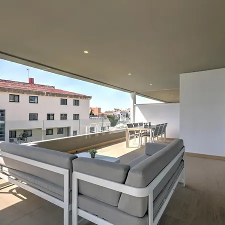 New Modern 3 Bed Puerto Banus Apartment