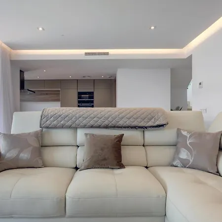 Apartment New Modern 3 Bed Puerto Banus