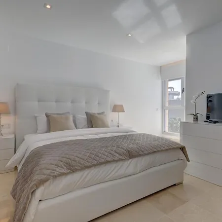 New Modern 3 Bed Puerto Banus Apartment Marbella