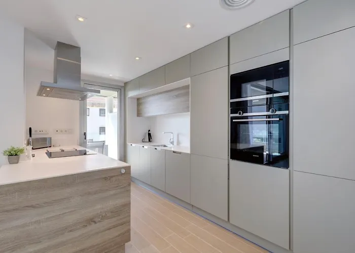 New Modern 3 Bed Puerto Banus *