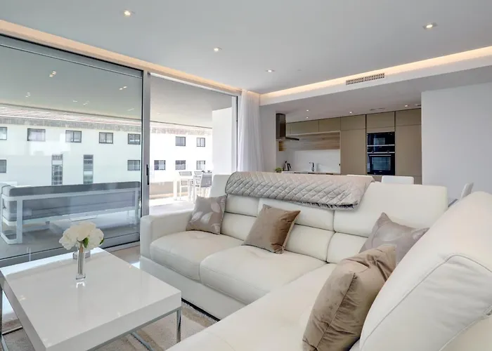 New Modern 3 Bed Puerto Banus * 마르베야